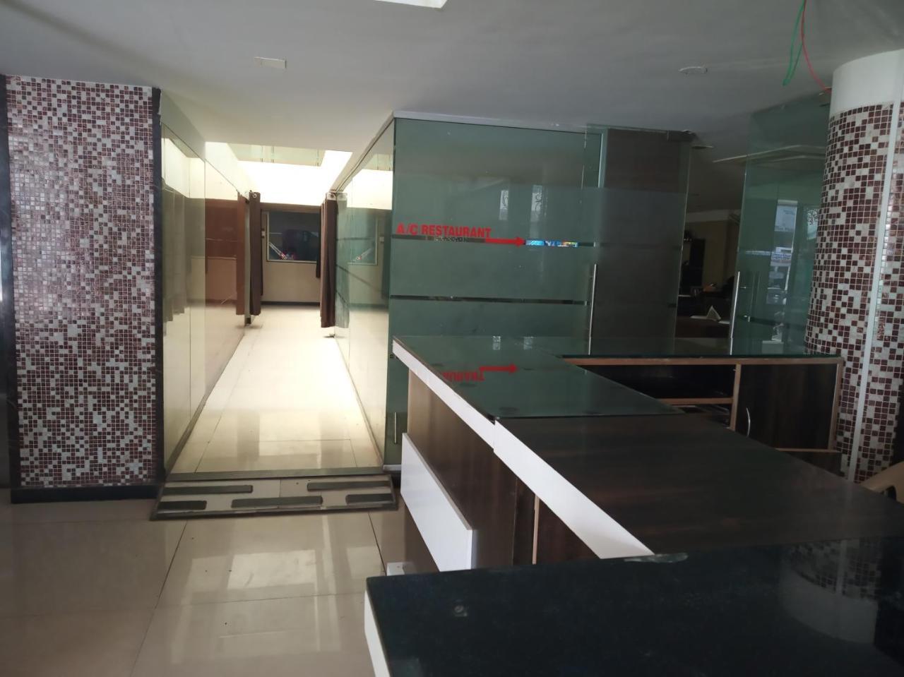 Dev Heights 호텔 Jālgaon 외부 사진